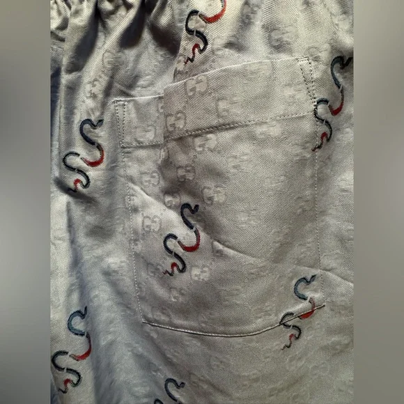 New Authentic Gucci GG Logo Snake Shorts Bermuda Size IT 52 / US L Waist 34 - 40